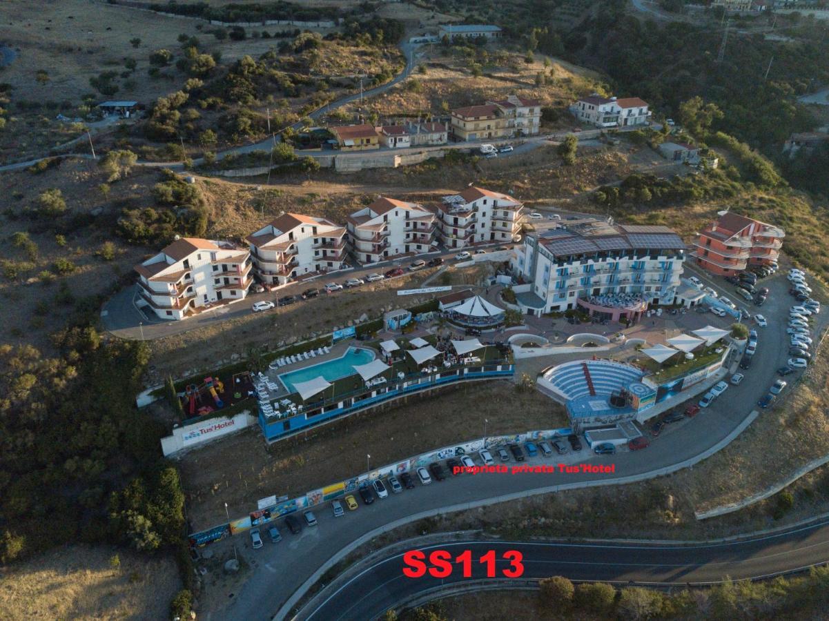Tus'Hotel Кастел ди Туза Екстериор снимка