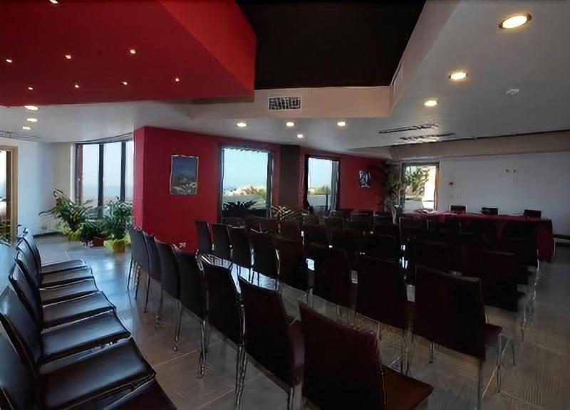 Tus'Hotel Кастел ди Туза Екстериор снимка