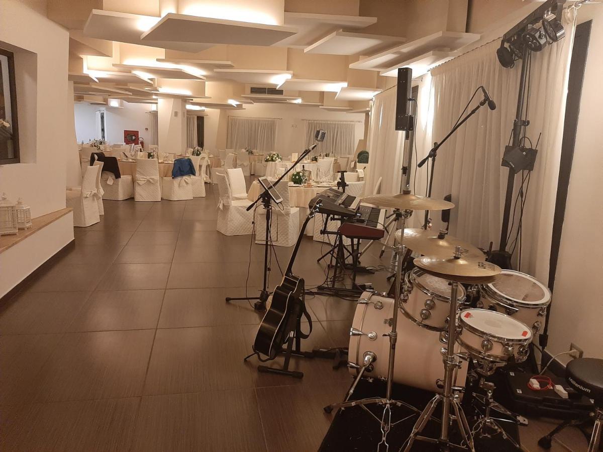 Tus'Hotel Кастел ди Туза Екстериор снимка