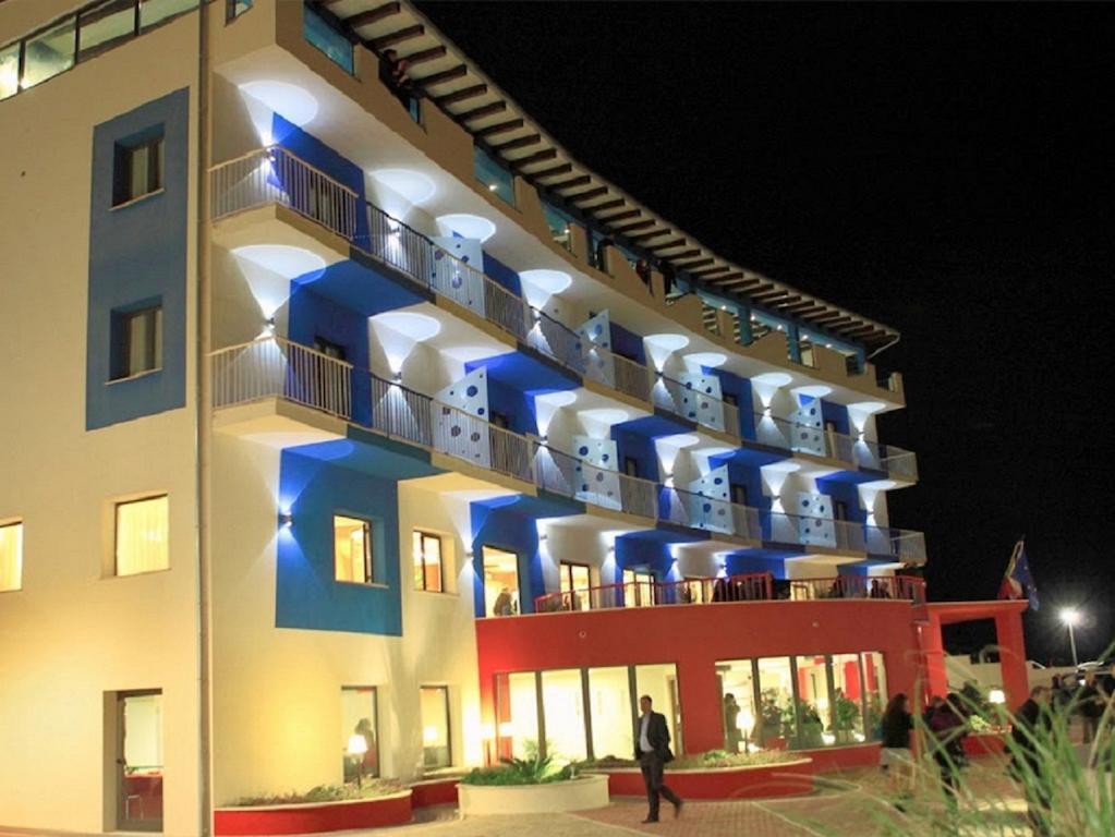 Tus'Hotel Кастел ди Туза Екстериор снимка