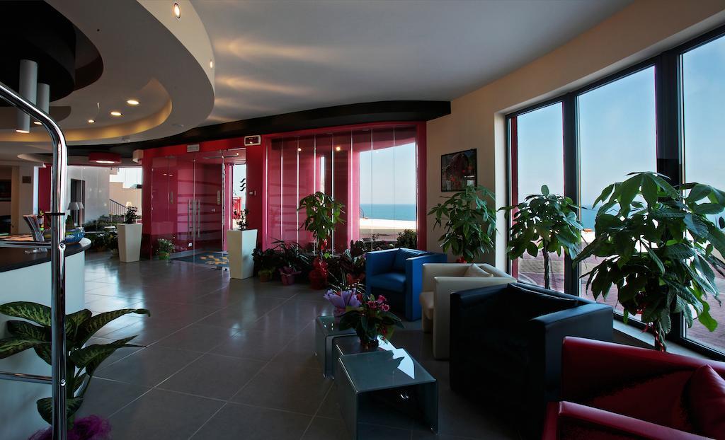Tus'Hotel Кастел ди Туза Екстериор снимка
