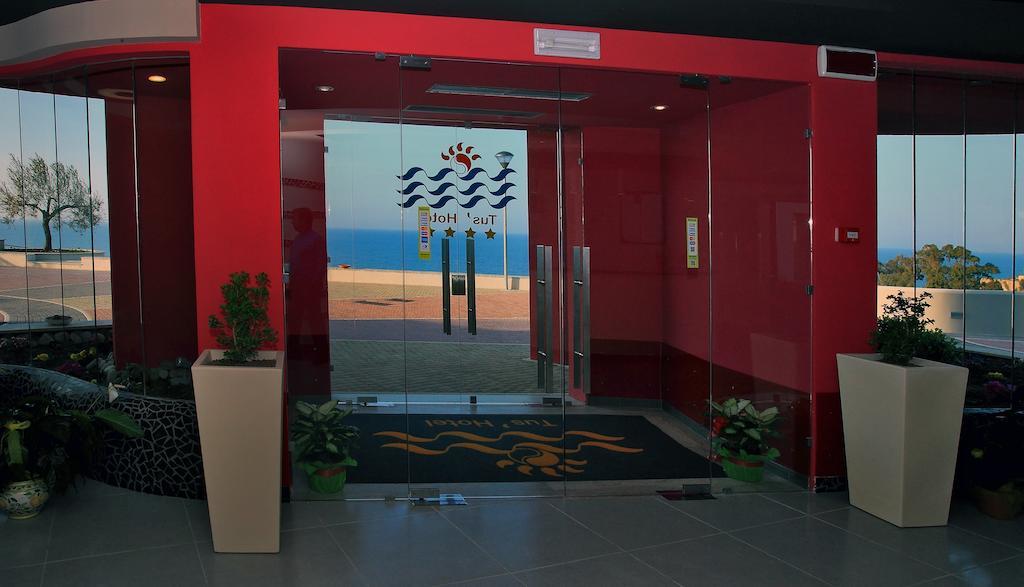 Tus'Hotel Кастел ди Туза Екстериор снимка