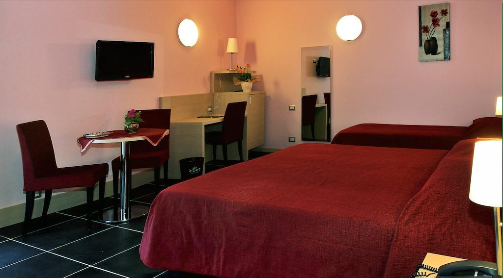 Tus'Hotel Кастел ди Туза Стая снимка