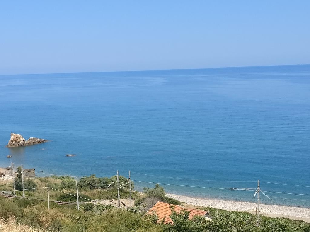 Tus'Hotel Кастел ди Туза Екстериор снимка