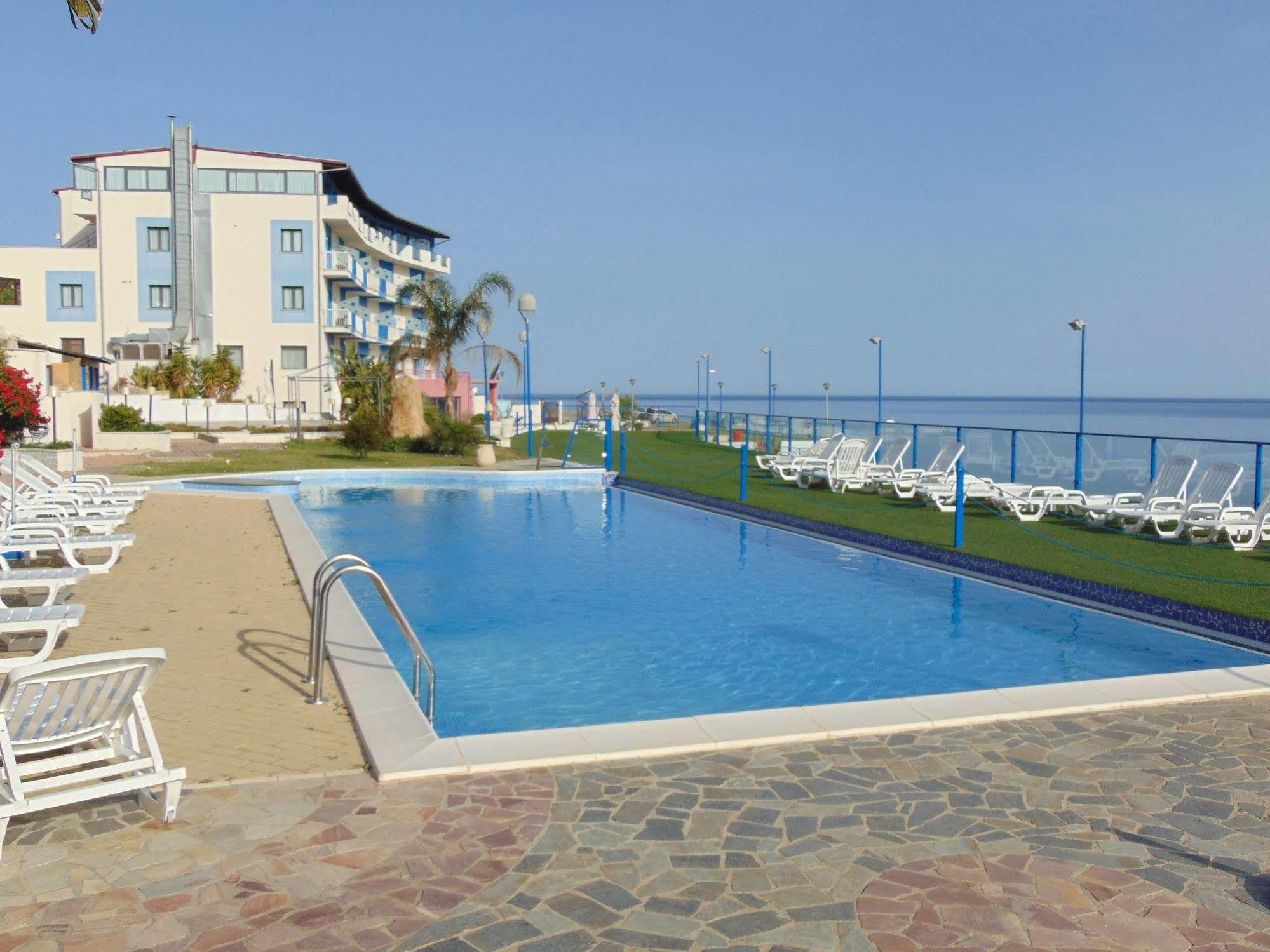 Tus'Hotel Кастел ди Туза Екстериор снимка